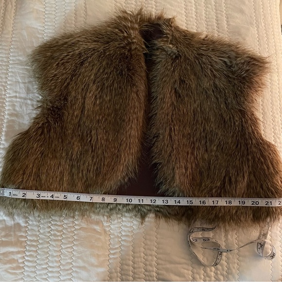 The Limited Faux Fur Vest Small - Picture 11 of 11